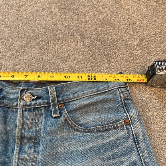 Levi’s High Waisted Frayed Hem Denim Shorts - Picture 4 of 8